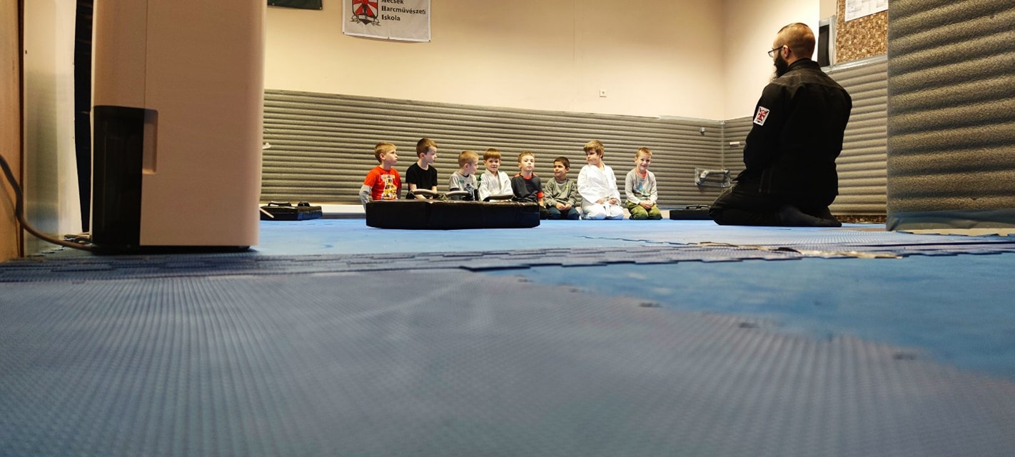 Nyitólap 7 A jujitsu közössége: Barátságok és csapatszellem kialakulása a gyerekek között – Harcművészet Gyerekeknek 11. rész